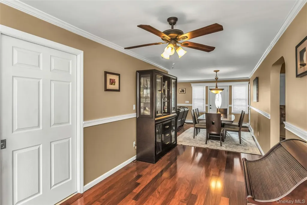 2466 Army Place Bellmore NY 11710