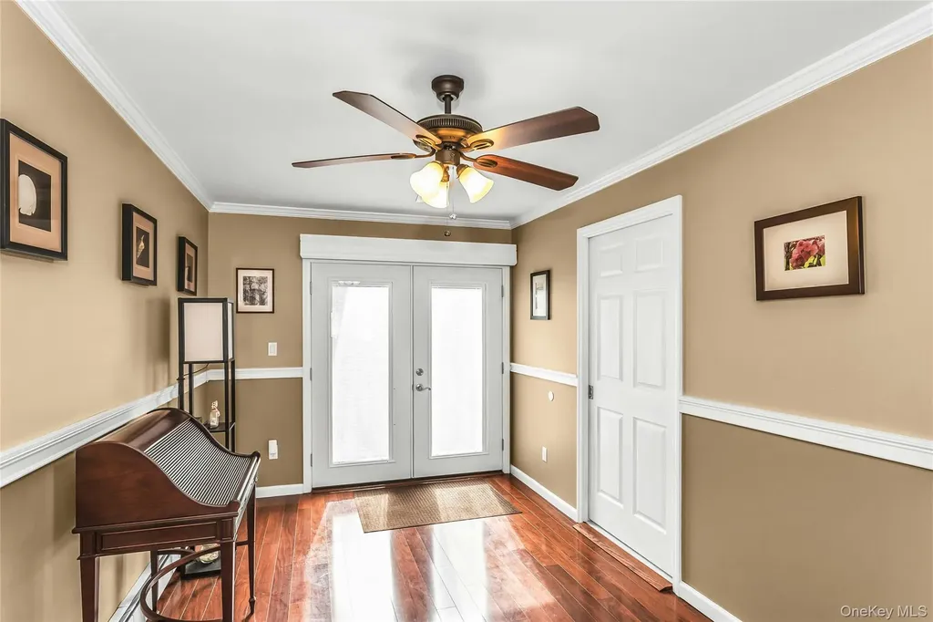 2466 Army Place Bellmore NY 11710