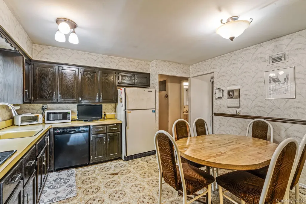 14-07 158th Street Beechhurst NY 11357
