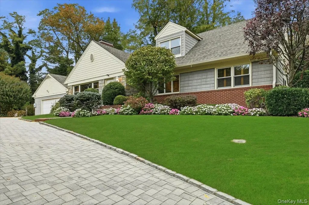 88 Luquer Road Manhasset NY 11030