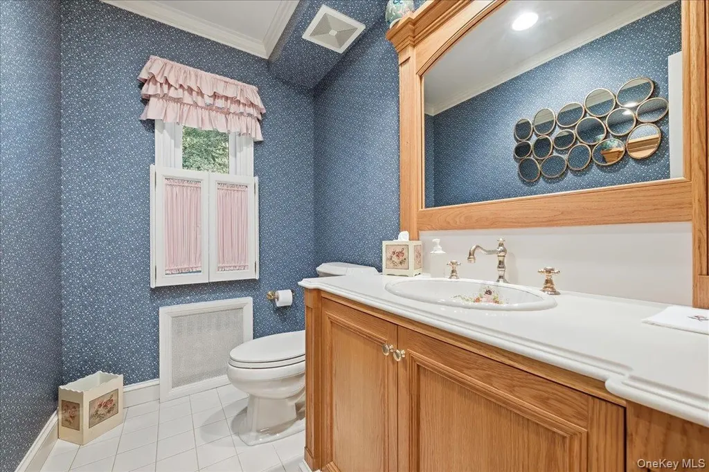 88 Luquer Road Manhasset NY 11030