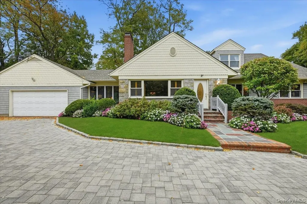 88 Luquer Road Manhasset NY 11030