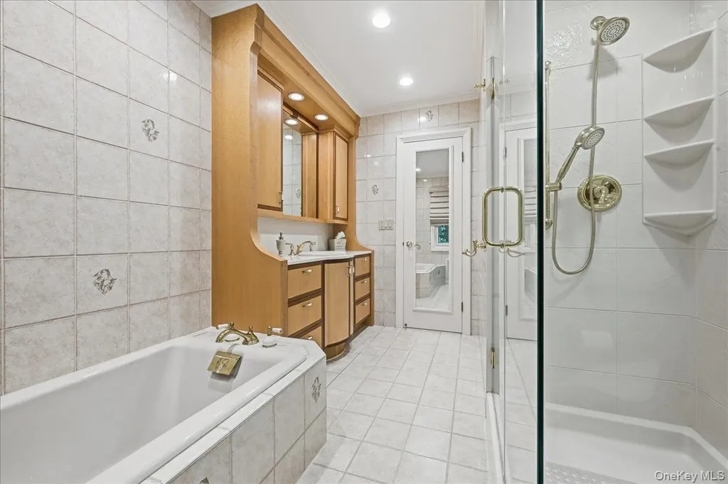 88 Luquer Road Manhasset NY 11030