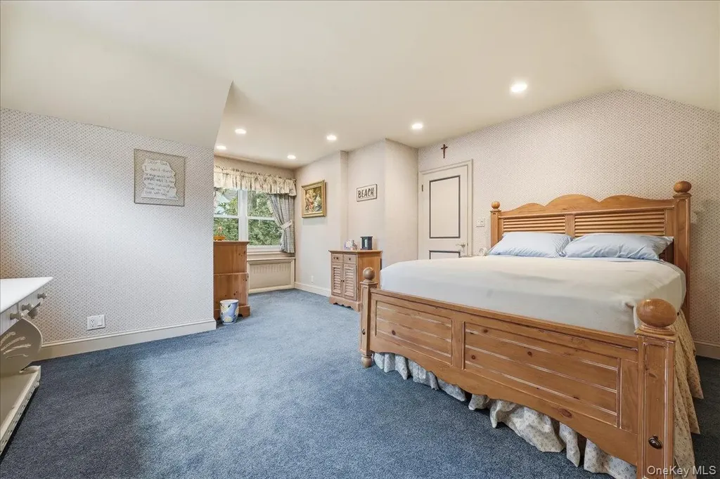 88 Luquer Road Manhasset NY 11030