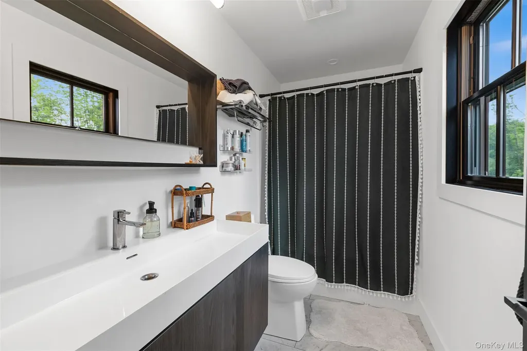 36 Spruce Lane Poughkeepsie NY 12603