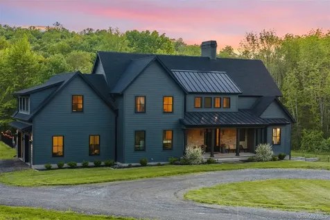 36 Spruce Lane Poughkeepsie NY 12603