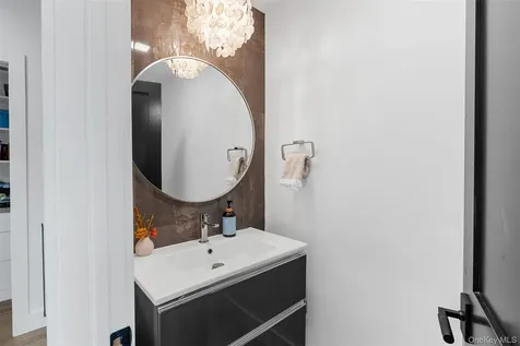 36 Spruce Lane Poughkeepsie NY 12603