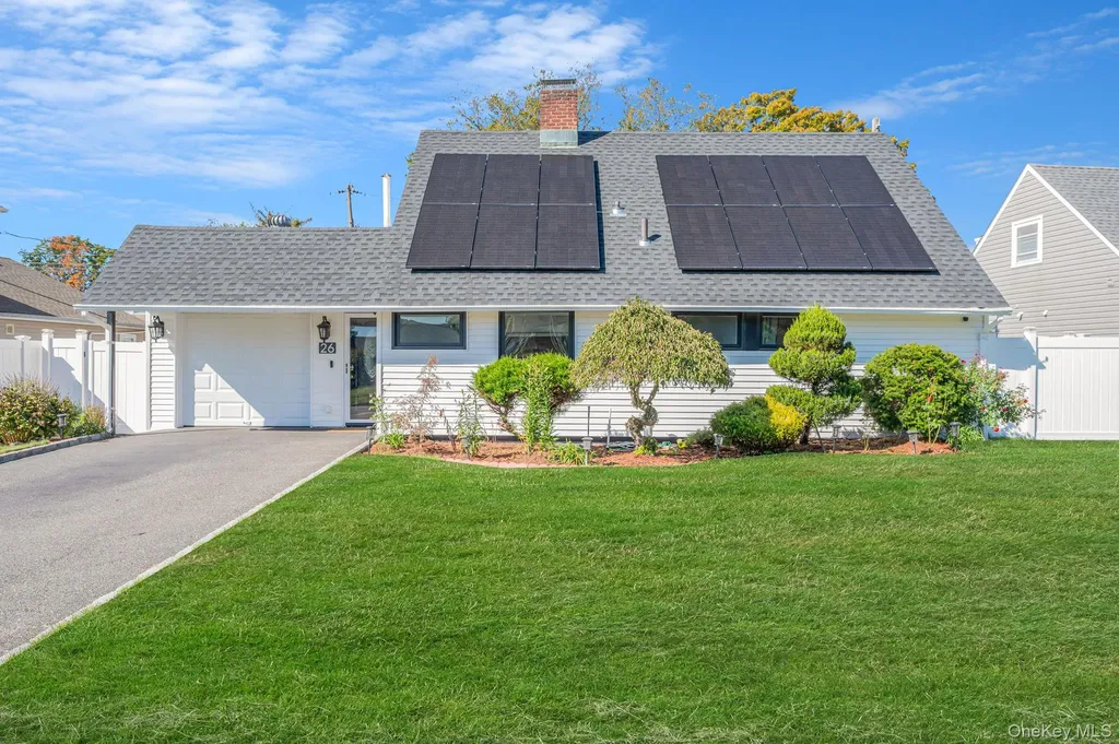 26 Sky Lane Levittown NY 11756