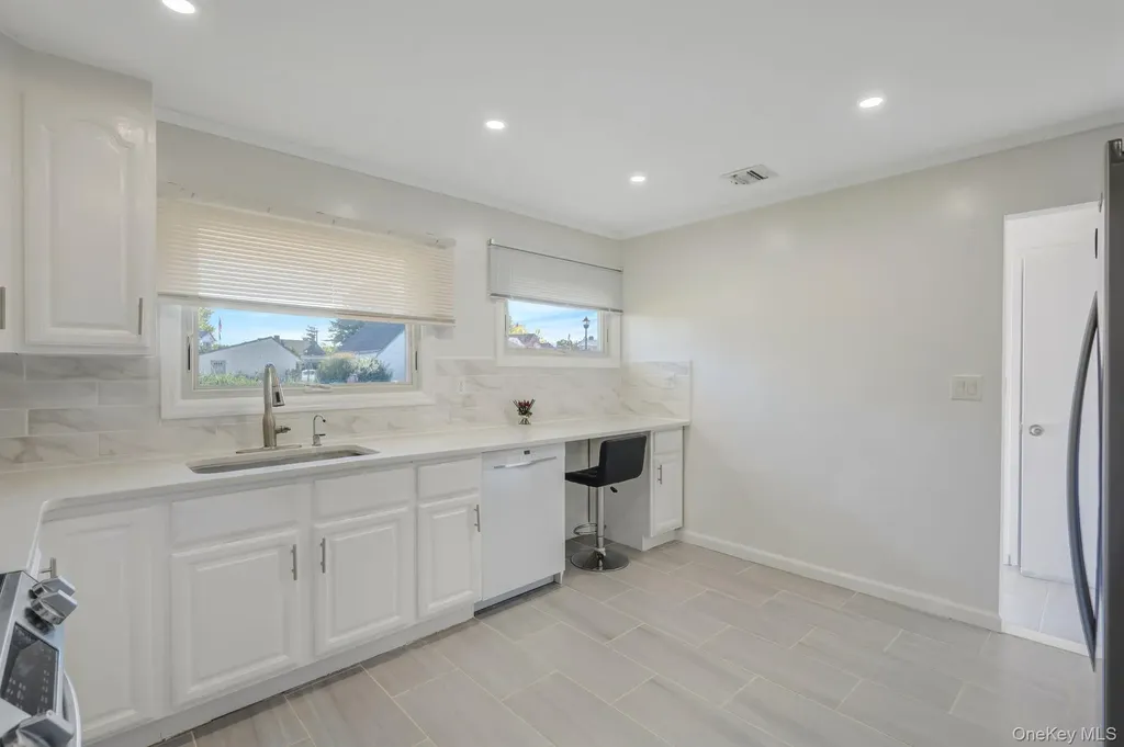 26 Sky Lane Levittown NY 11756