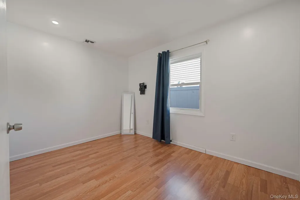 26 Sky Lane Levittown NY 11756