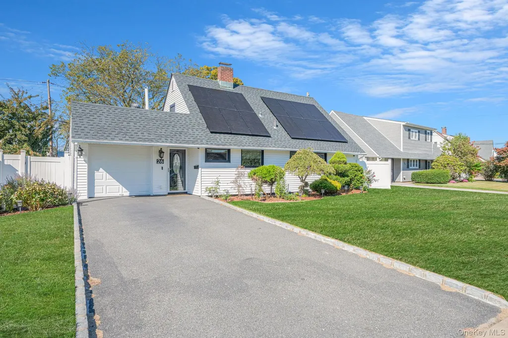 26 Sky Lane Levittown NY 11756