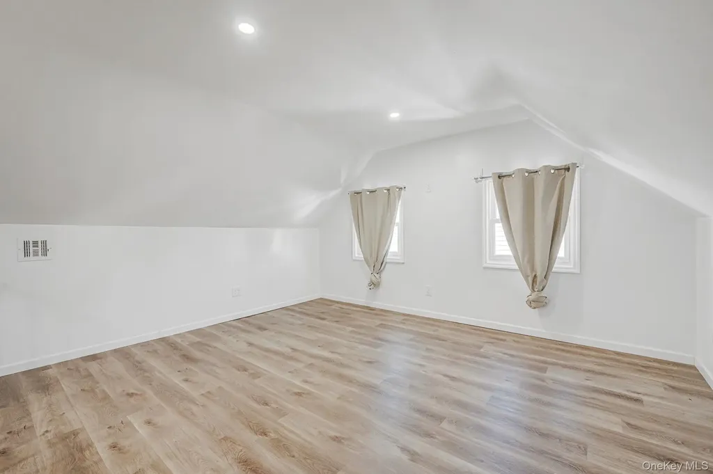 26 Sky Lane Levittown NY 11756