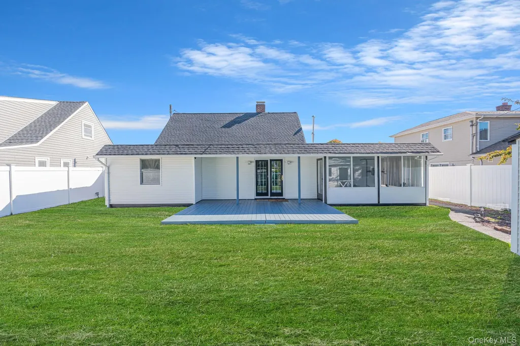 26 Sky Lane Levittown NY 11756