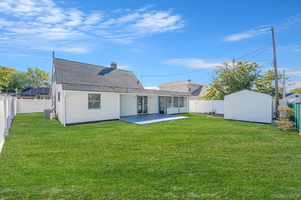 26 Sky Lane Levittown NY 11756