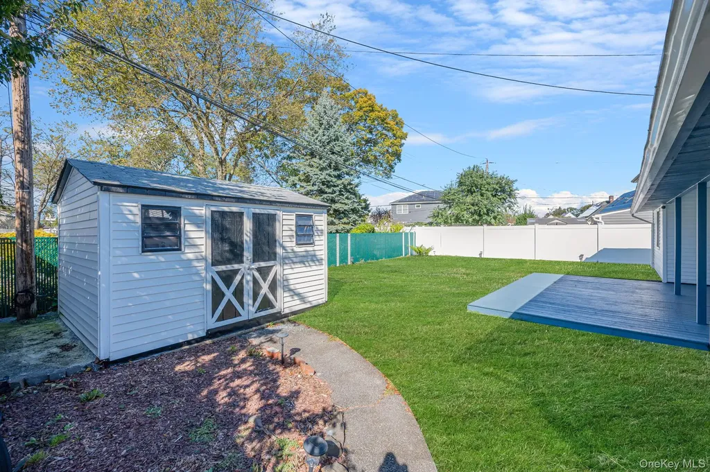 26 Sky Lane Levittown NY 11756