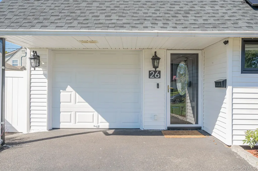 26 Sky Lane Levittown NY 11756