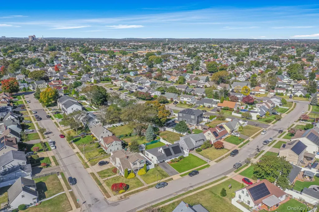 26 Sky Lane Levittown NY 11756