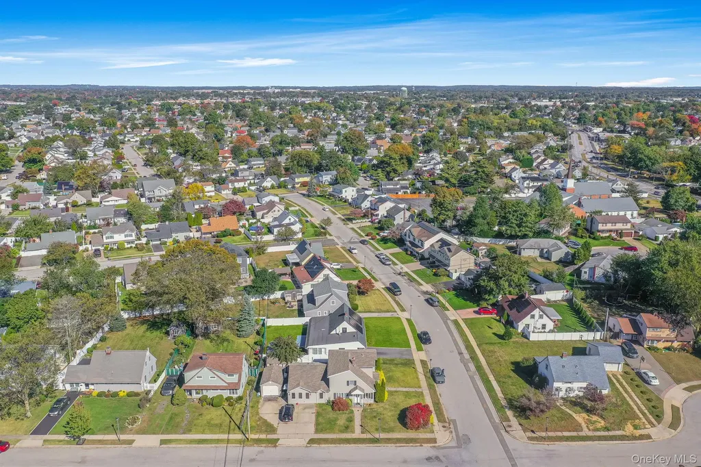 26 Sky Lane Levittown NY 11756