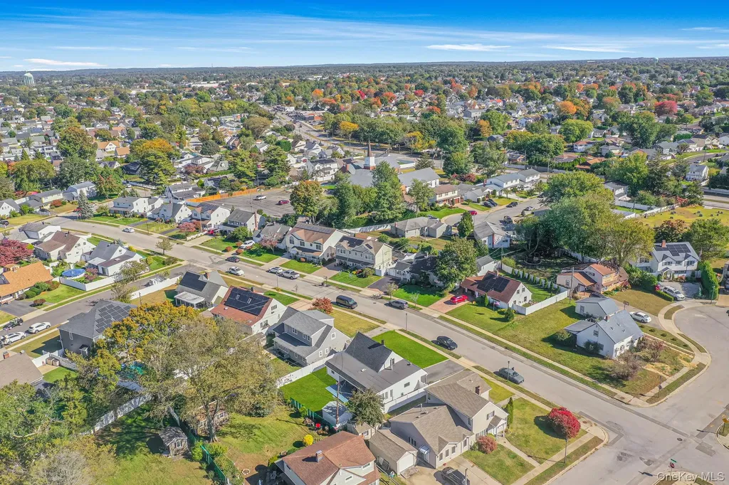 26 Sky Lane Levittown NY 11756
