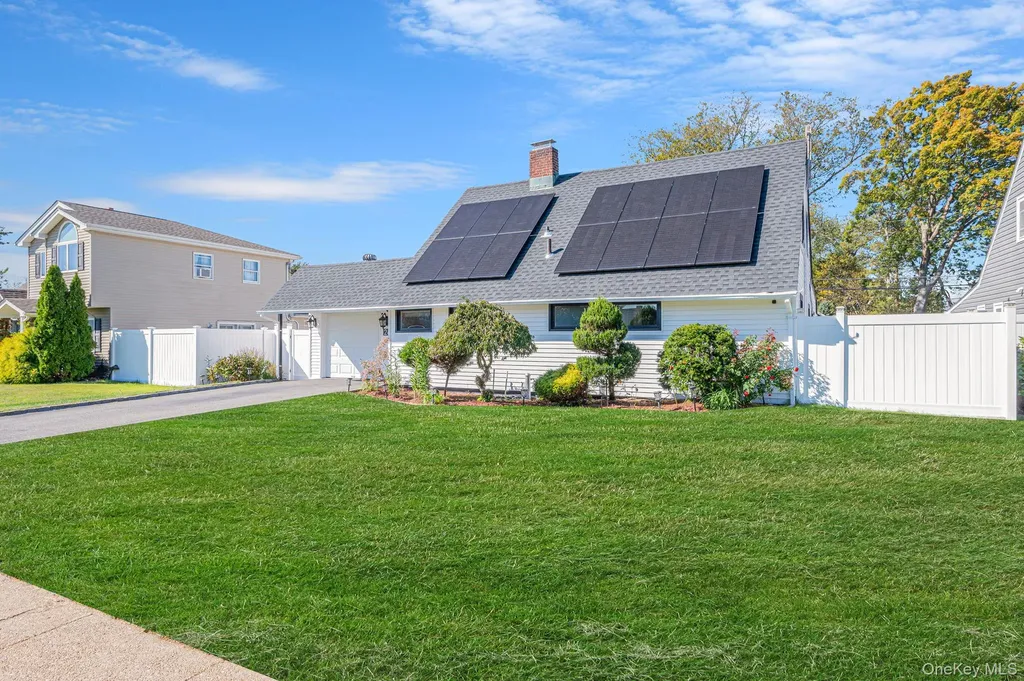 26 Sky Lane Levittown NY 11756