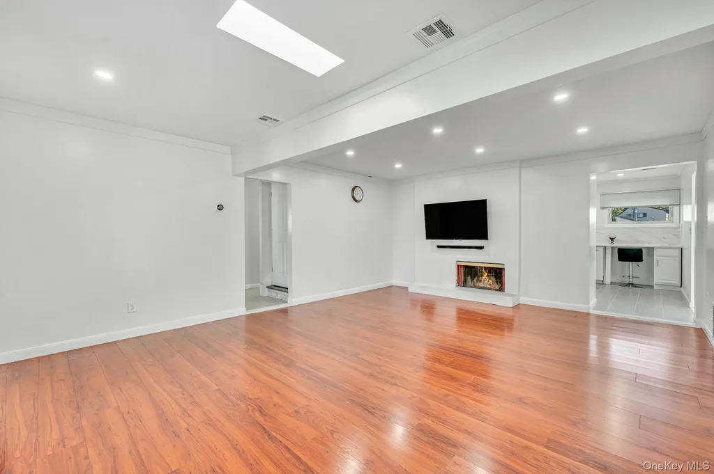 26 Sky Lane Levittown NY 11756