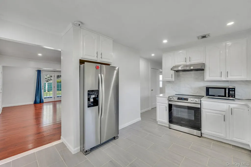 26 Sky Lane Levittown NY 11756