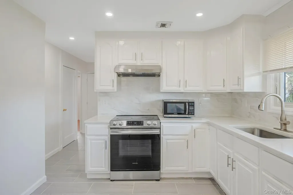 26 Sky Lane Levittown NY 11756
