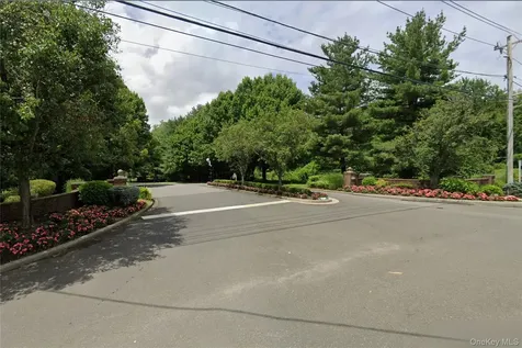 12 Hickory Drive Old Brookville NY 11545