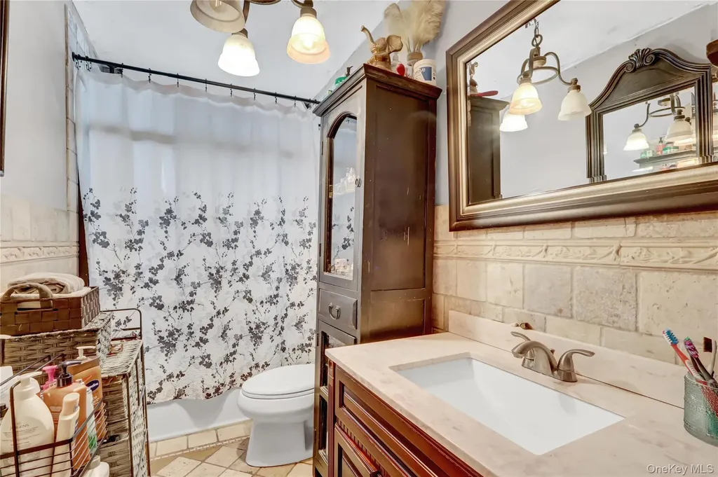 2573 Harvard Lane Seaford NY 11783