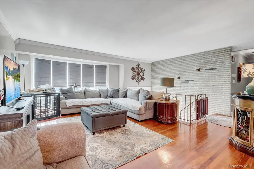 2573 Harvard Lane Seaford NY 11783