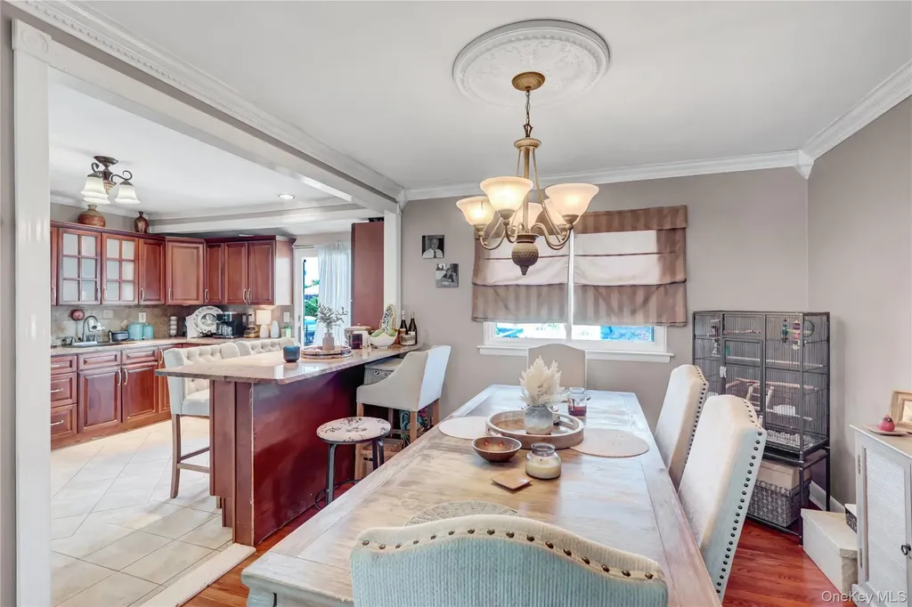 2573 Harvard Lane Seaford NY 11783