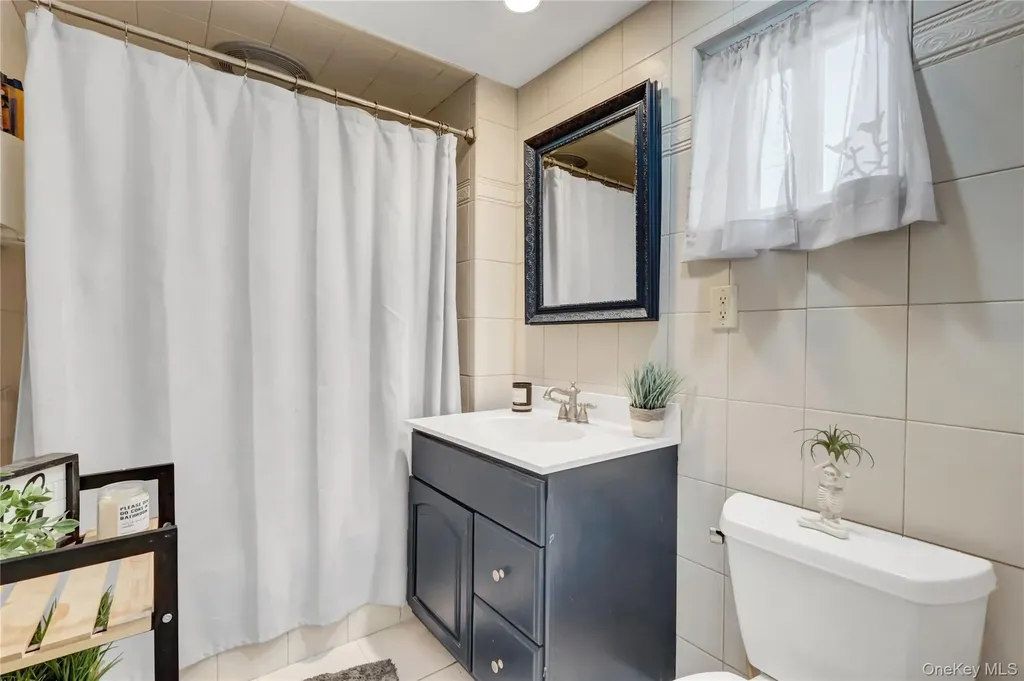 2573 Harvard Lane Seaford NY 11783