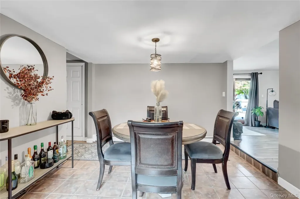 2573 Harvard Lane Seaford NY 11783