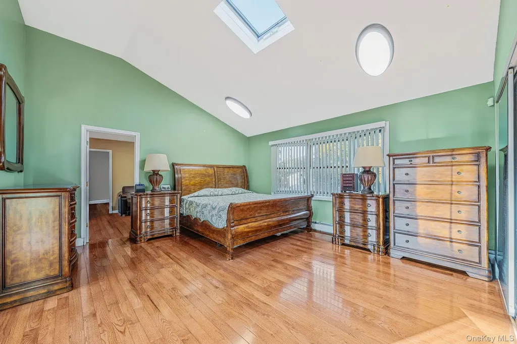 1655 Stein Drive Bay Shore NY 11706