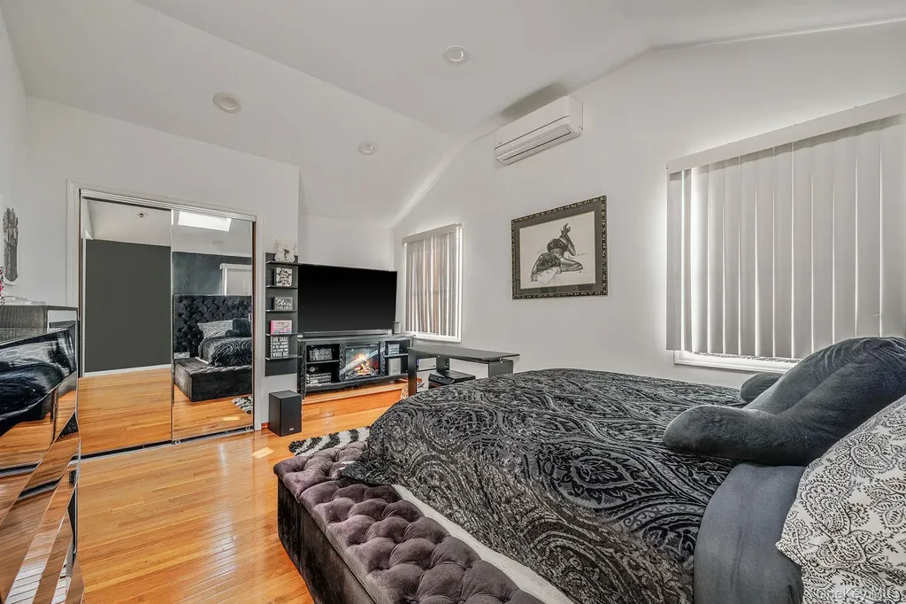 1655 Stein Drive Bay Shore NY 11706