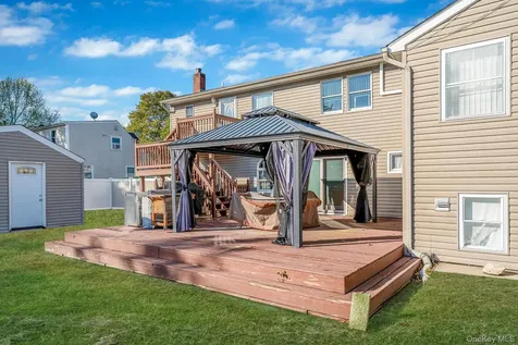 1655 Stein Drive Bay Shore NY 11706