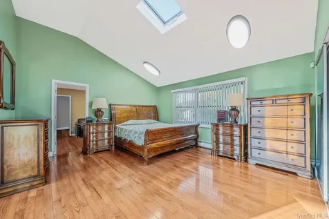 1655 Stein Drive Bay Shore NY 11706