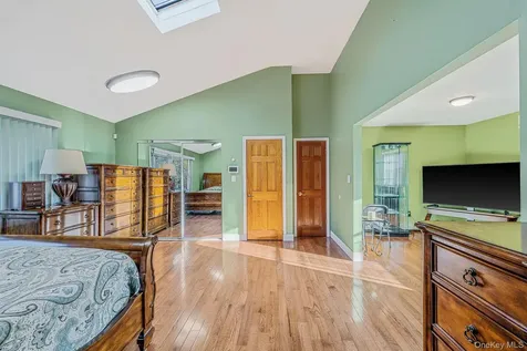 1655 Stein Drive Bay Shore NY 11706