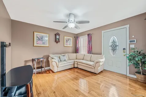 1655 Stein Drive Bay Shore NY 11706