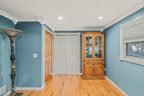 1655 Stein Drive Bay Shore NY 11706