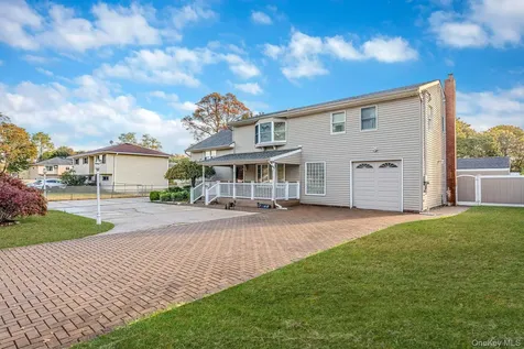 1655 Stein Drive Bay Shore NY 11706