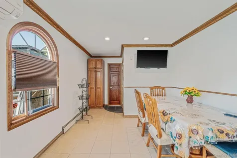 1655 Stein Drive Bay Shore NY 11706