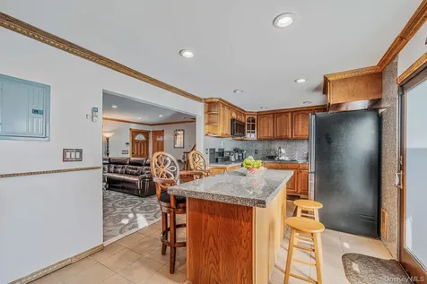 1655 Stein Drive Bay Shore NY 11706