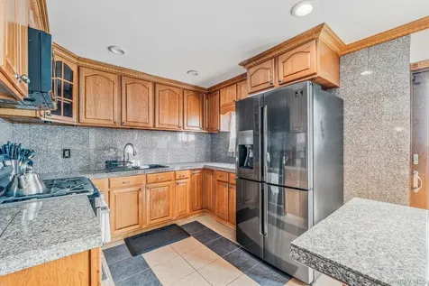 1655 Stein Drive Bay Shore NY 11706