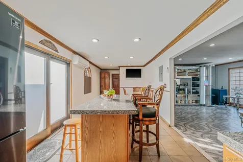 1655 Stein Drive Bay Shore NY 11706