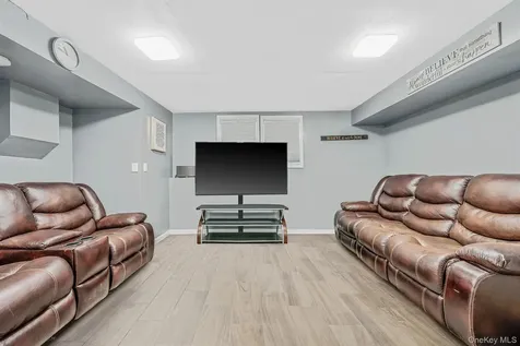 1655 Stein Drive Bay Shore NY 11706