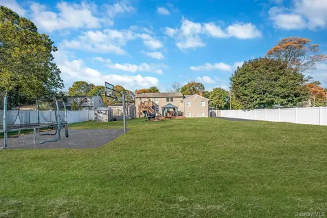 1655 Stein Drive Bay Shore NY 11706
