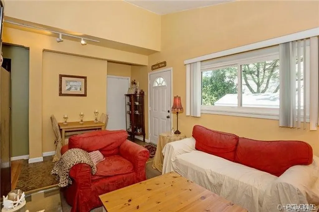 843 Outlook Avenue West Babylon NY 11704