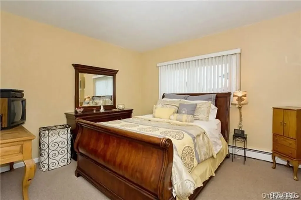 843 Outlook Avenue West Babylon NY 11704