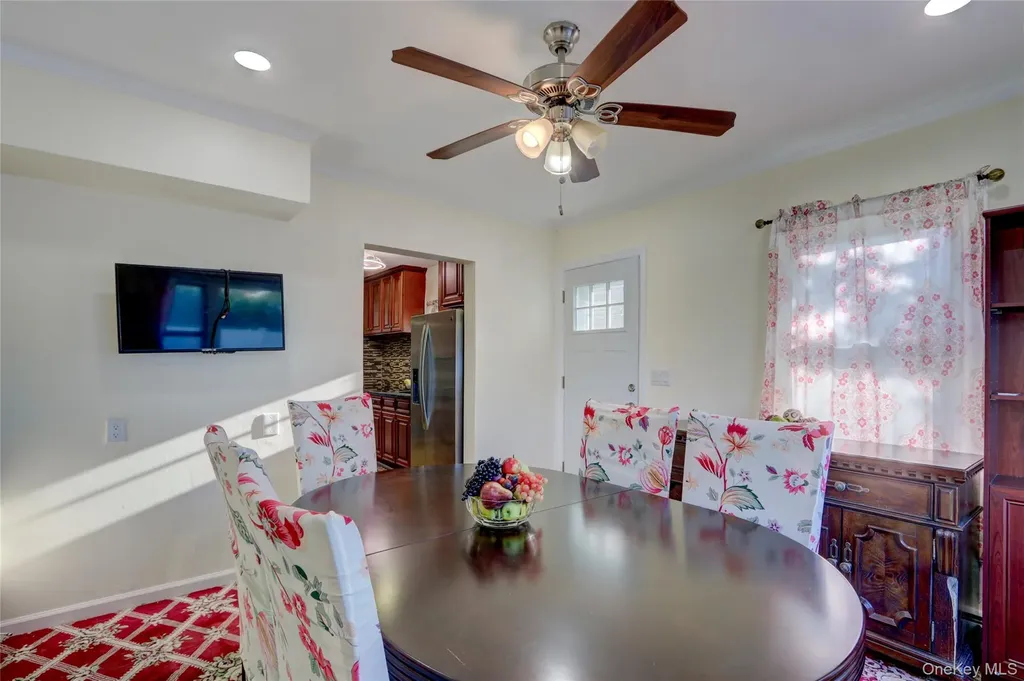 131 Peninsula Boulevard Valley Stream NY 11581